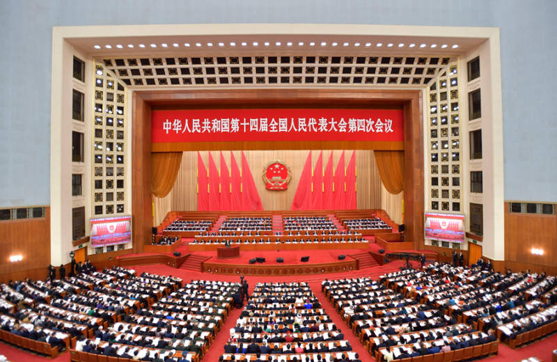 政府工作报告极简版来了！不到1000字